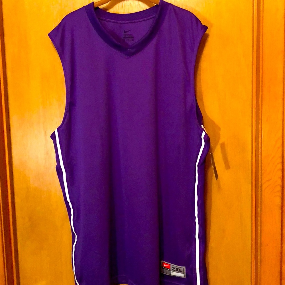 🍃🌾NIKE MEN PURPLE AND WHITE TANK TOP! NWT